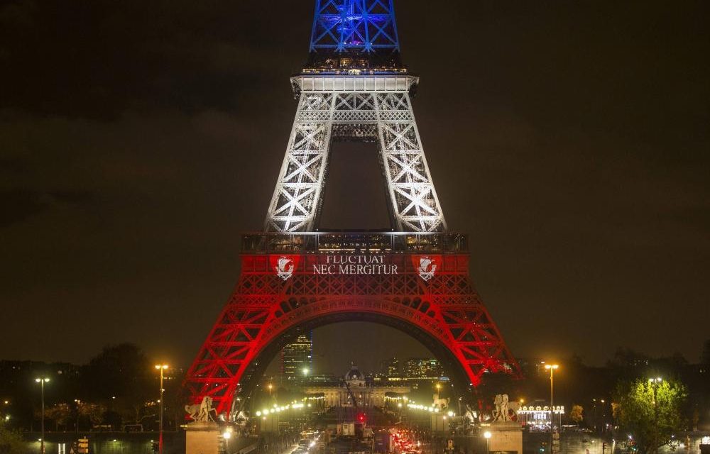 Les attentats de Paris vont-ils tuer la liberté à la française?