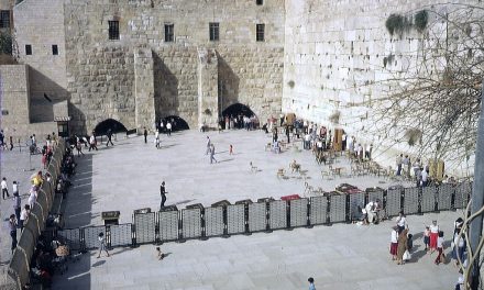 Le Kotel n’attend pas d’être libéré – Nous si