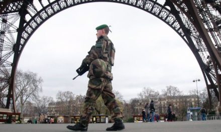 La leçon de la France : Non à la politique de la terreur