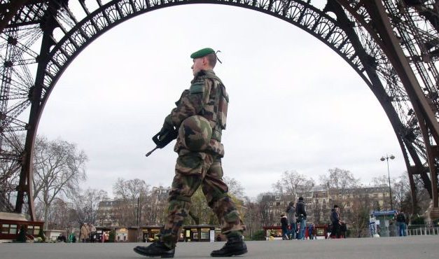 La leçon de la France : Non à la politique de la terreur