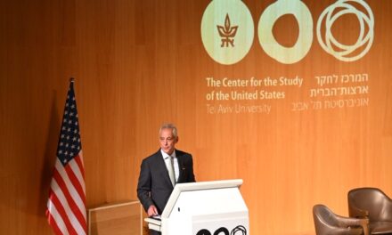 Rahm Emanuel à Tel Aviv : « Vous ne pouvez pas vous battre indéfiniment. »